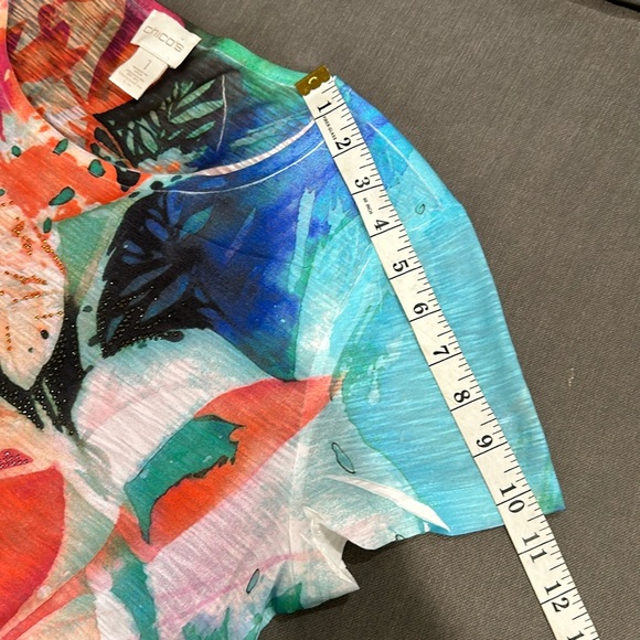 Chico’s Women Colorful Print Scoop Neck Tee Size 1/Small - Picture 9 of 13